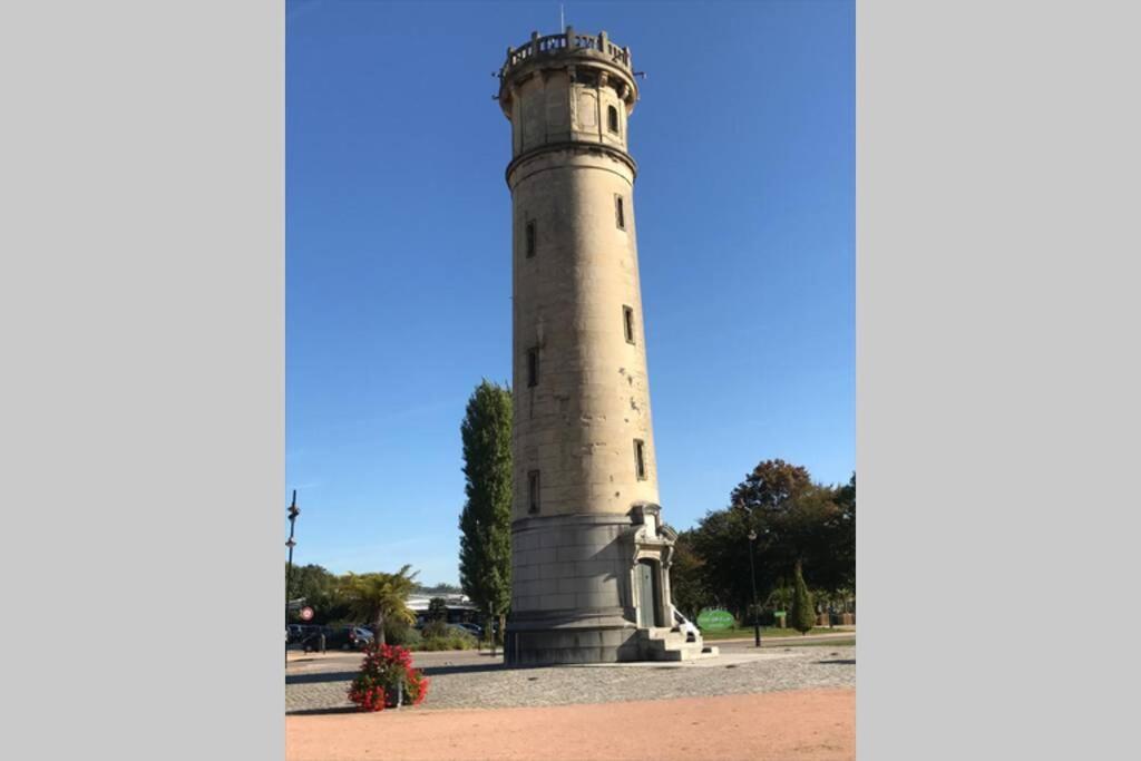 Апартаменты Au Pied Du Phare... Онфлёр Экстерьер фото